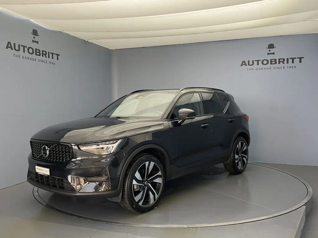 Volvo XC40 2.0 B3 MH Plus Dark