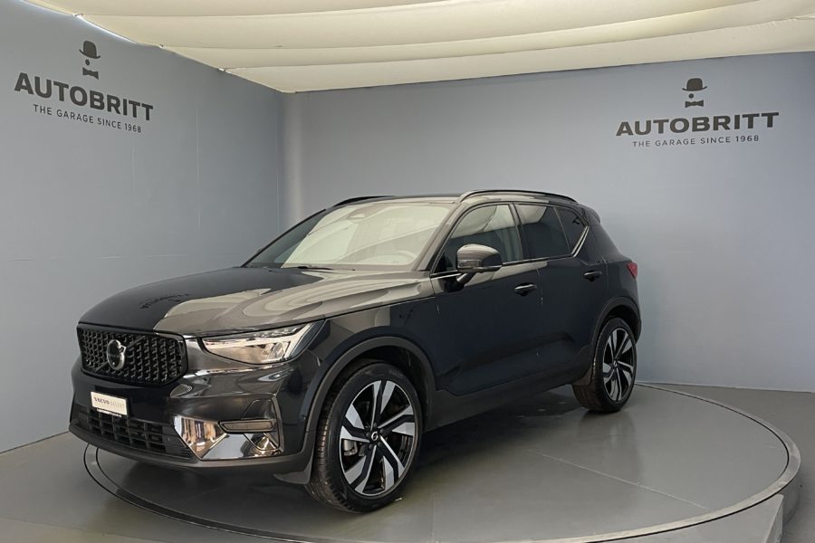 Volvo XC40 2.0 B3 MH Plus Dark