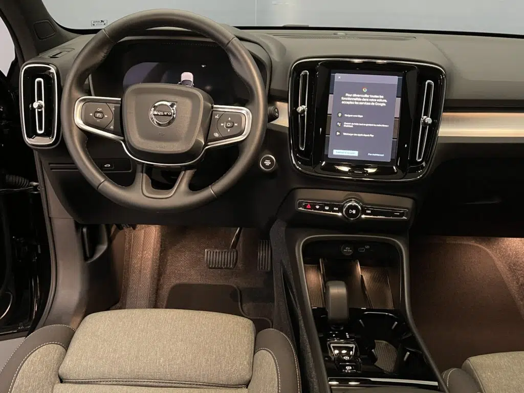 Volvo XC40 2.0 B3 MH Plus Dark