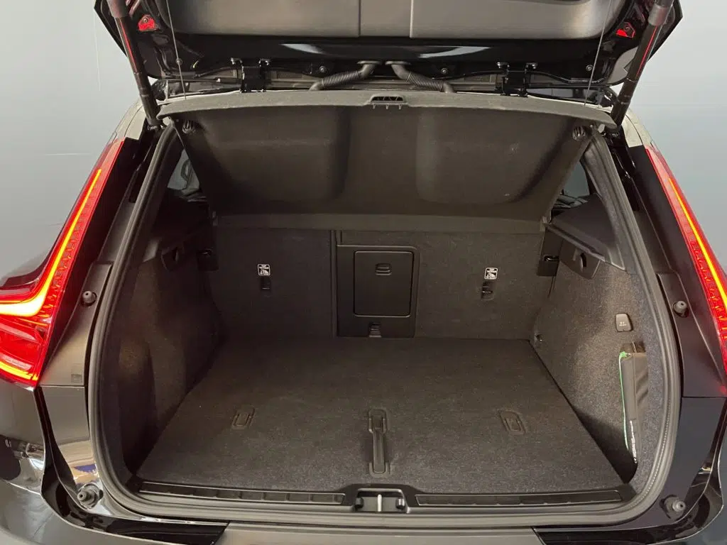 Volvo XC40 2.0 B3 MH Plus Dark