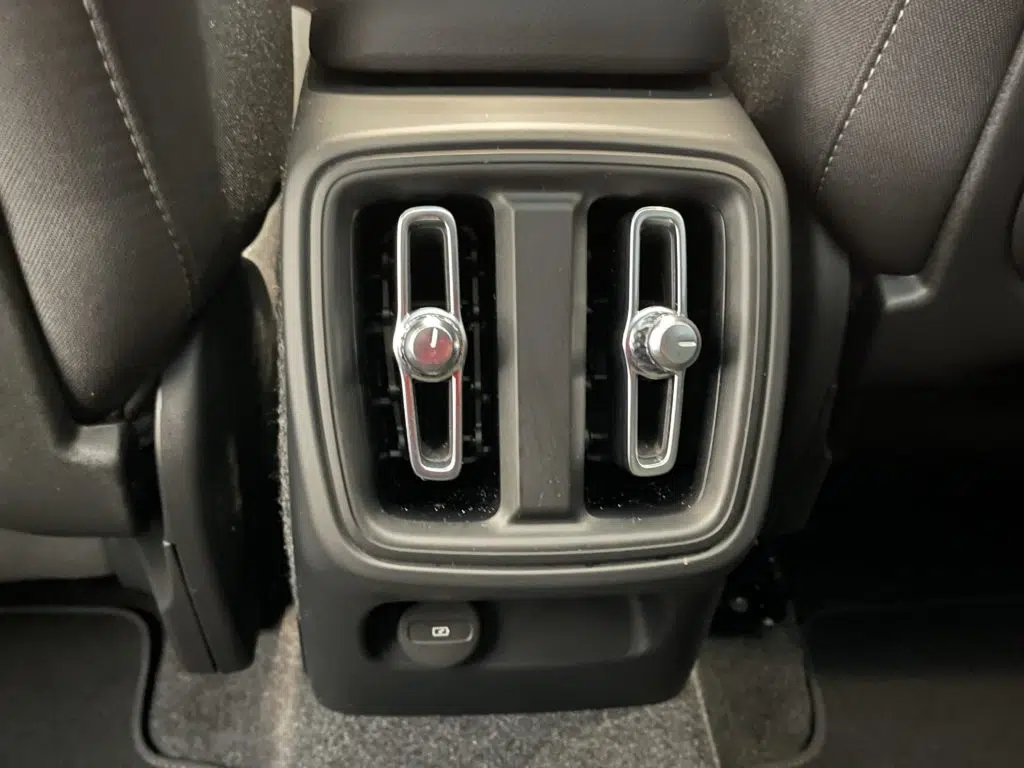 Volvo XC40 2.0 B3 MH Plus Dark