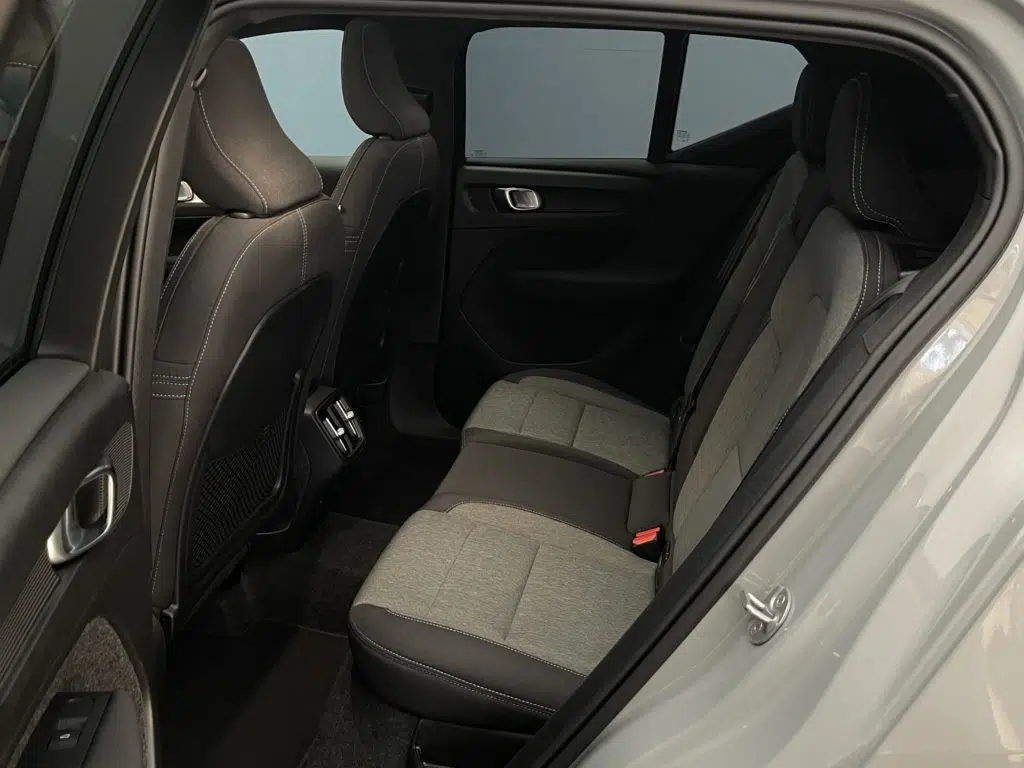 Volvo XC40 2.0 B3 MH Plus Dark