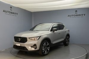 Volvo XC40 2.0 B3 MH Plus Dark