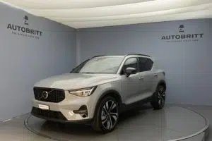 Volvo XC40 2.0 B3 MH Plus Dark
