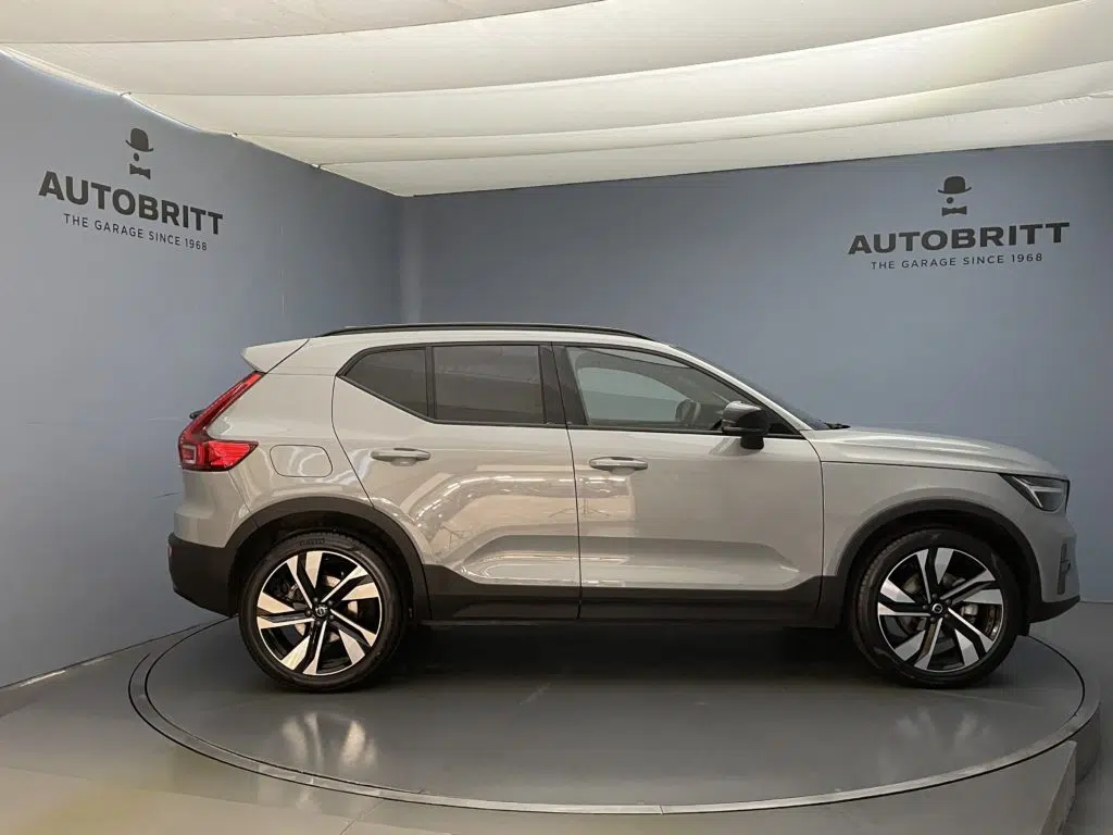 Volvo XC40 2.0 B3 MH Plus Dark