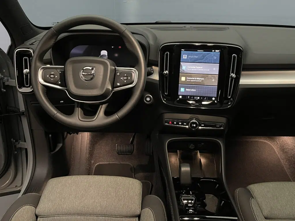 Volvo XC40 2.0 B3 MH Plus Dark