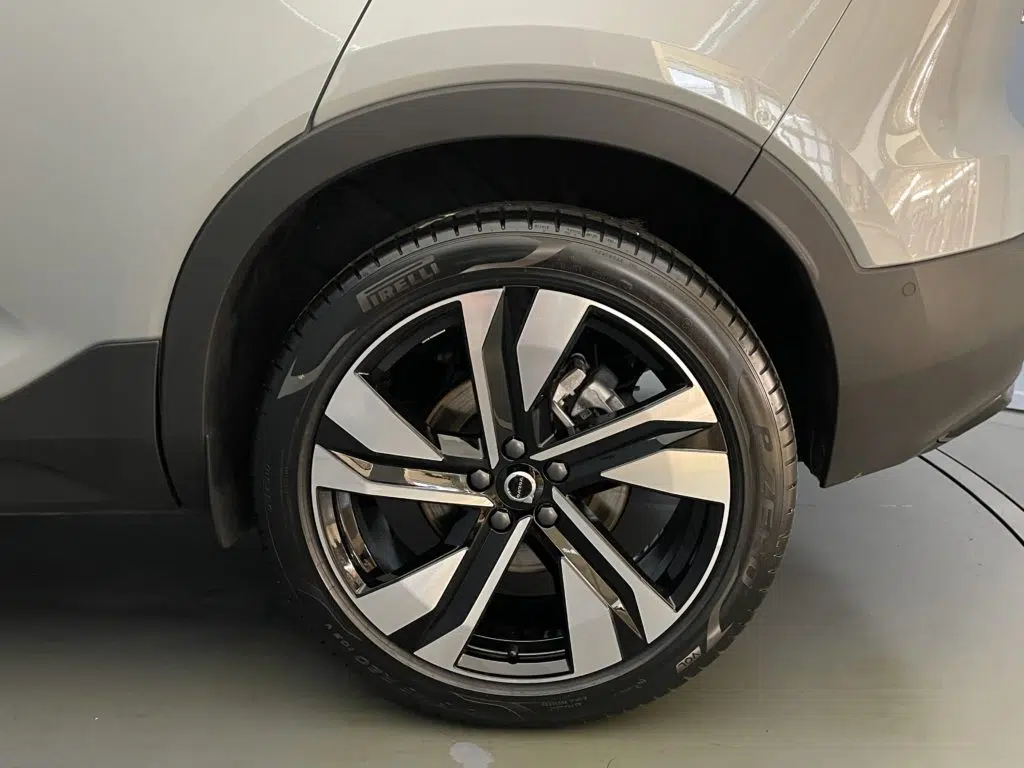 Volvo XC40 2.0 B3 MH Plus Dark