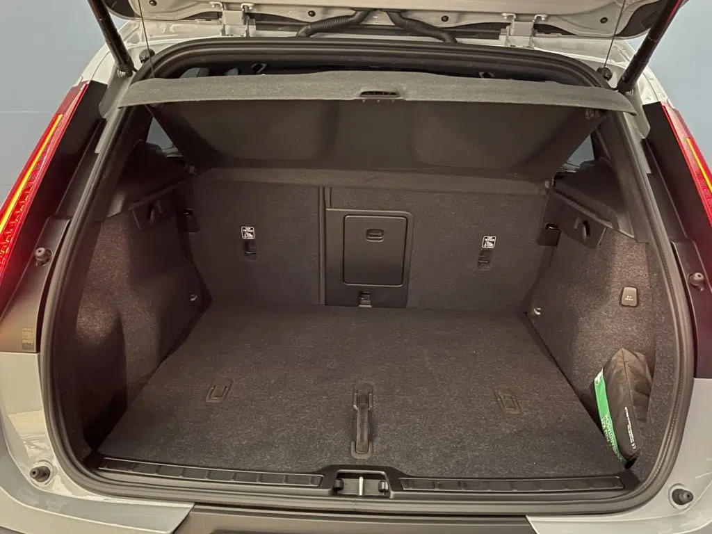 Volvo XC40 2.0 B3 MH Plus Dark