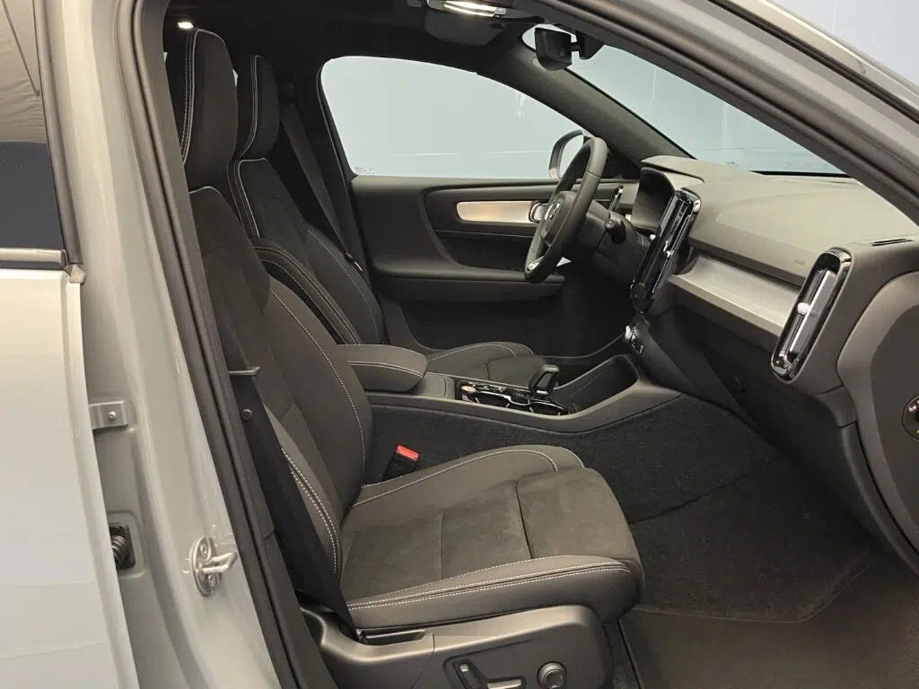 Volvo XC40 2.0 B4 MH Black Edition