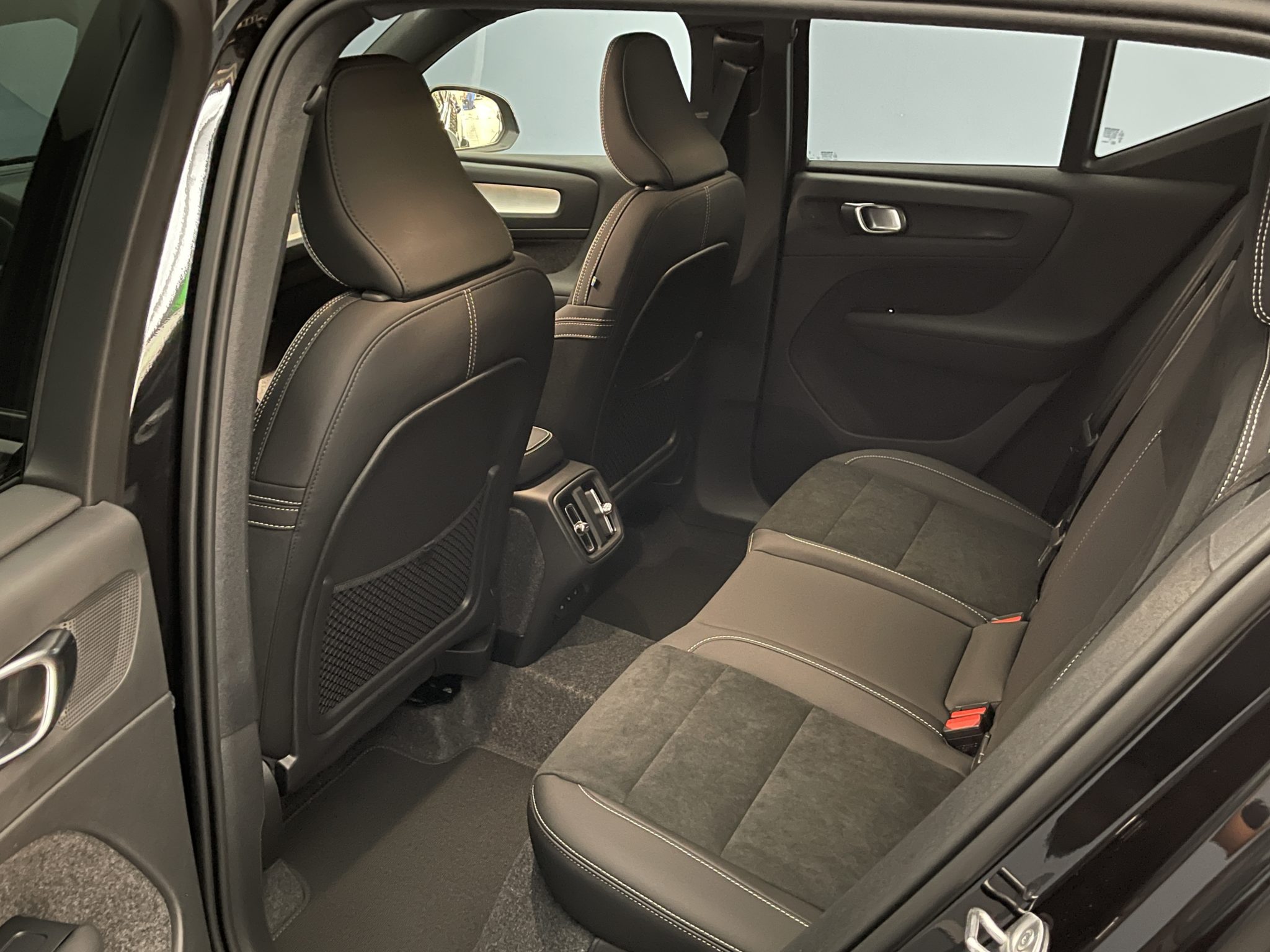 Volvo XC40 2.0 B4 MH Black Edition