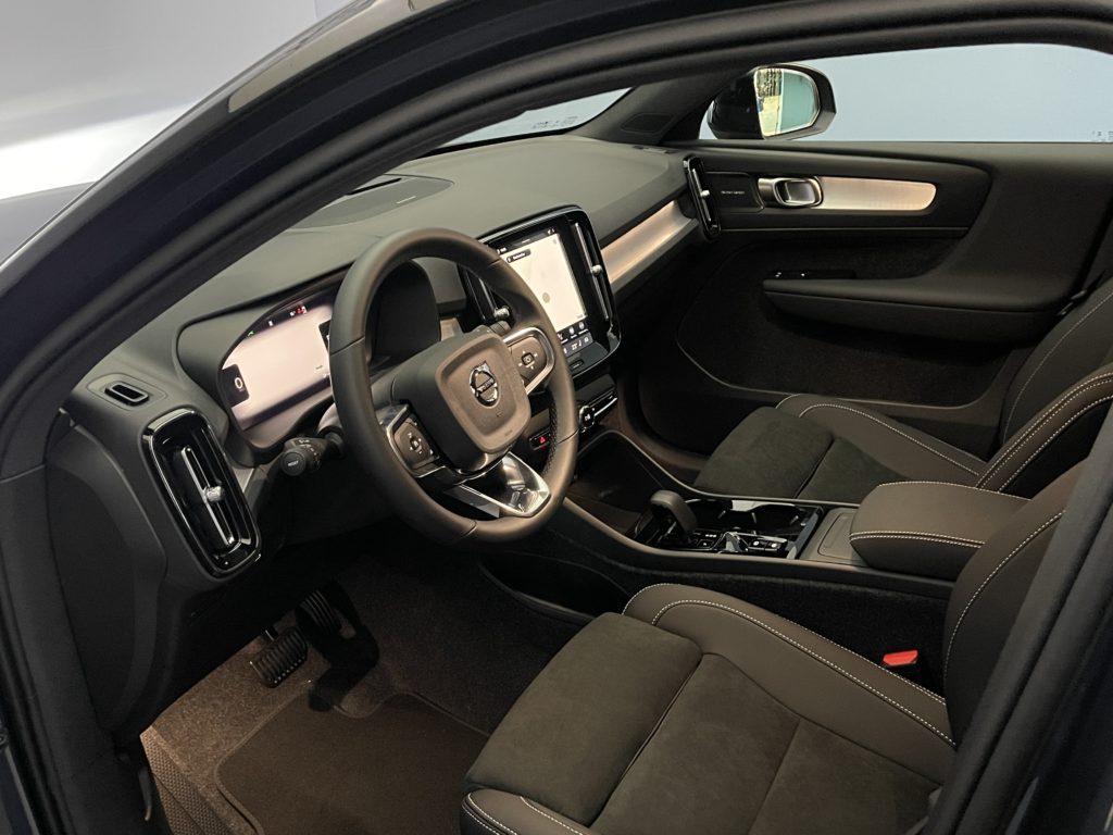 Volvo XC40 2.0 B4 MH Black Edition