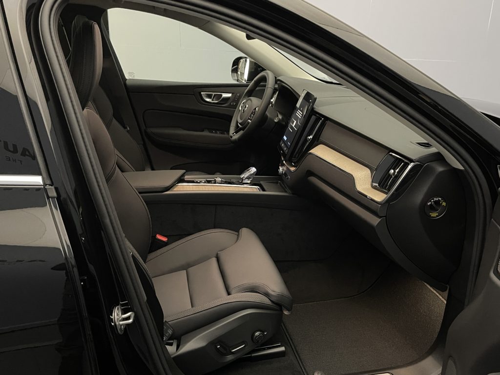 Volvo XC60 2.0 T6 TE Ultra Bright eAWD