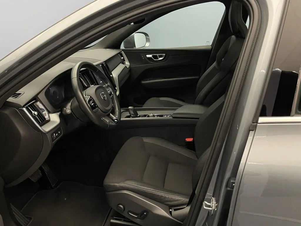 Volvo XC60 2.0 T8 TE Momentum eAWD