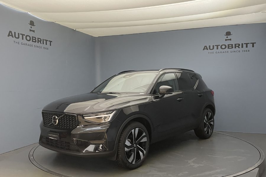 Volvo XC40 2.0 B3 MH Plus Dark