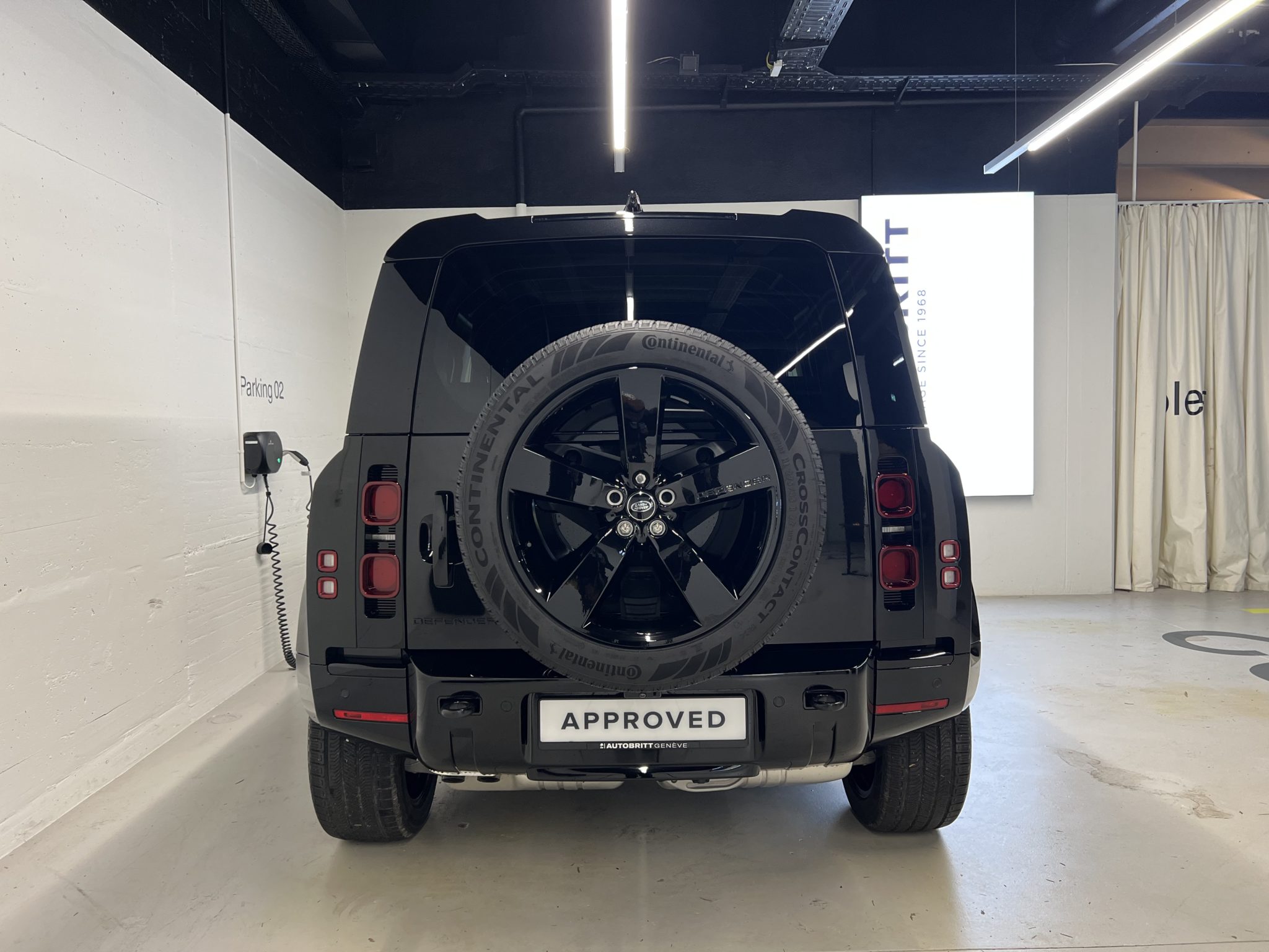 Land Rover Defender 90 3.0 D I6 300 X-Dynamic HSE