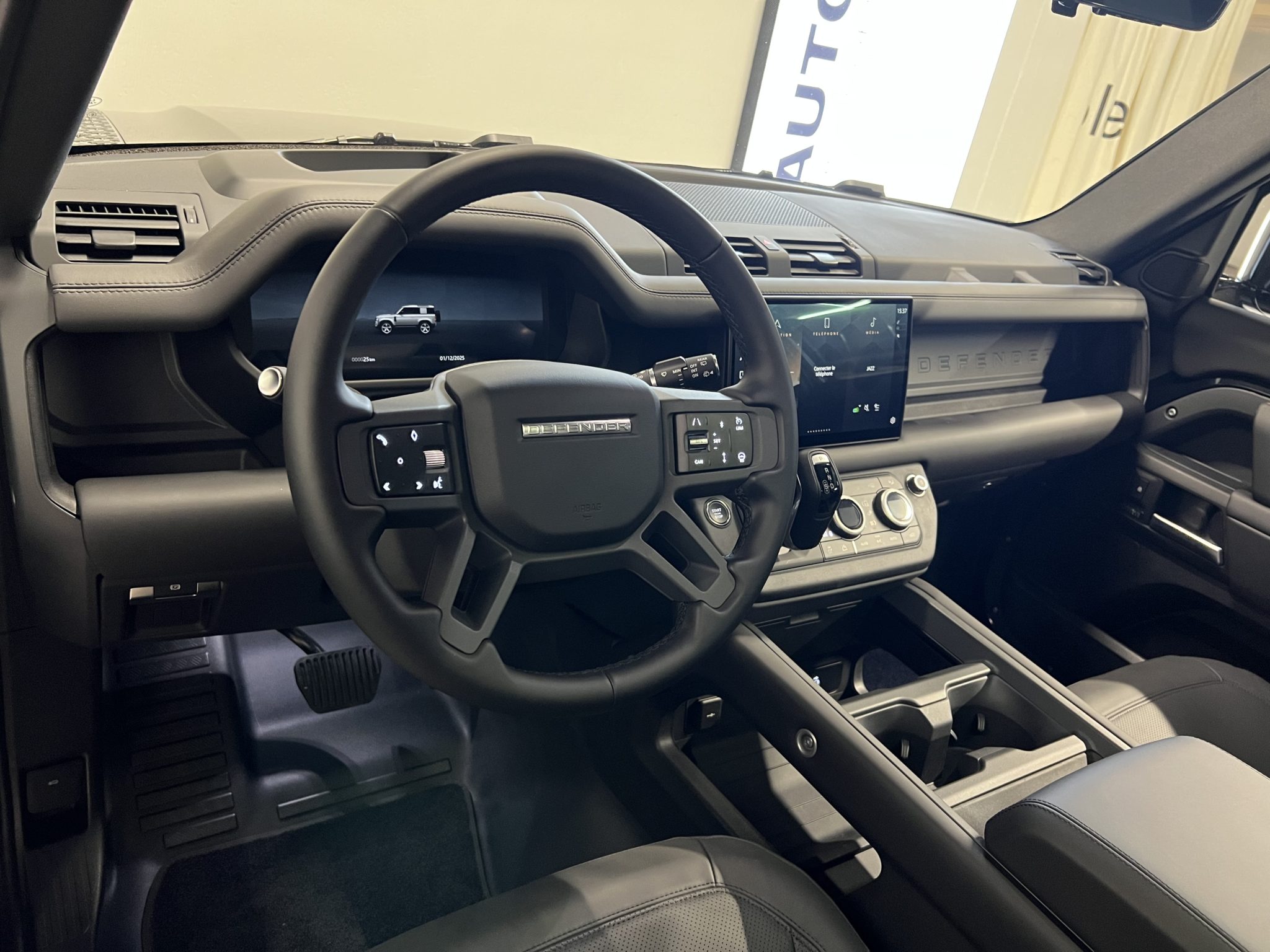 Land Rover Defender 90 3.0 D I6 300 X-Dynamic HSE