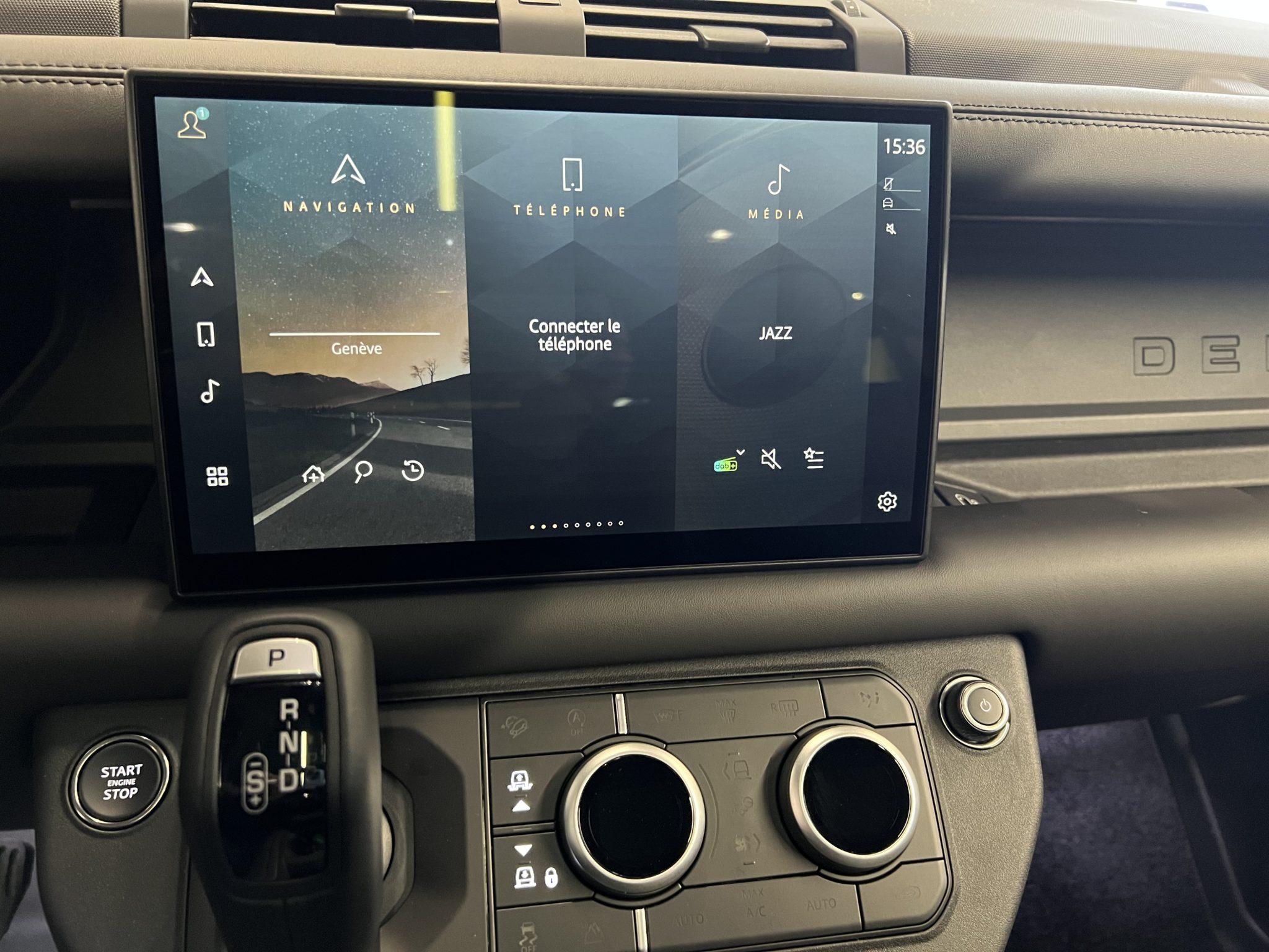 Land Rover Defender 90 3.0 D I6 300 X-Dynamic HSE