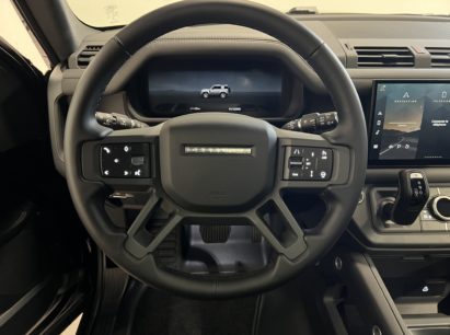 Land Rover Defender 90 3.0 D I6 300 X-Dynamic HSE