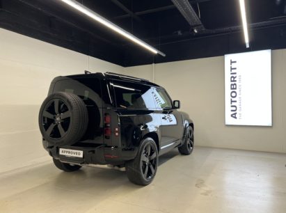 Land Rover Defender 90 3.0 D I6 300 X-Dynamic HSE