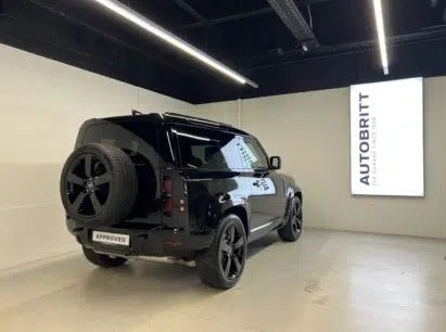 Land Rover Defender 90 3.0 D I6 300 X-Dynamic HSE