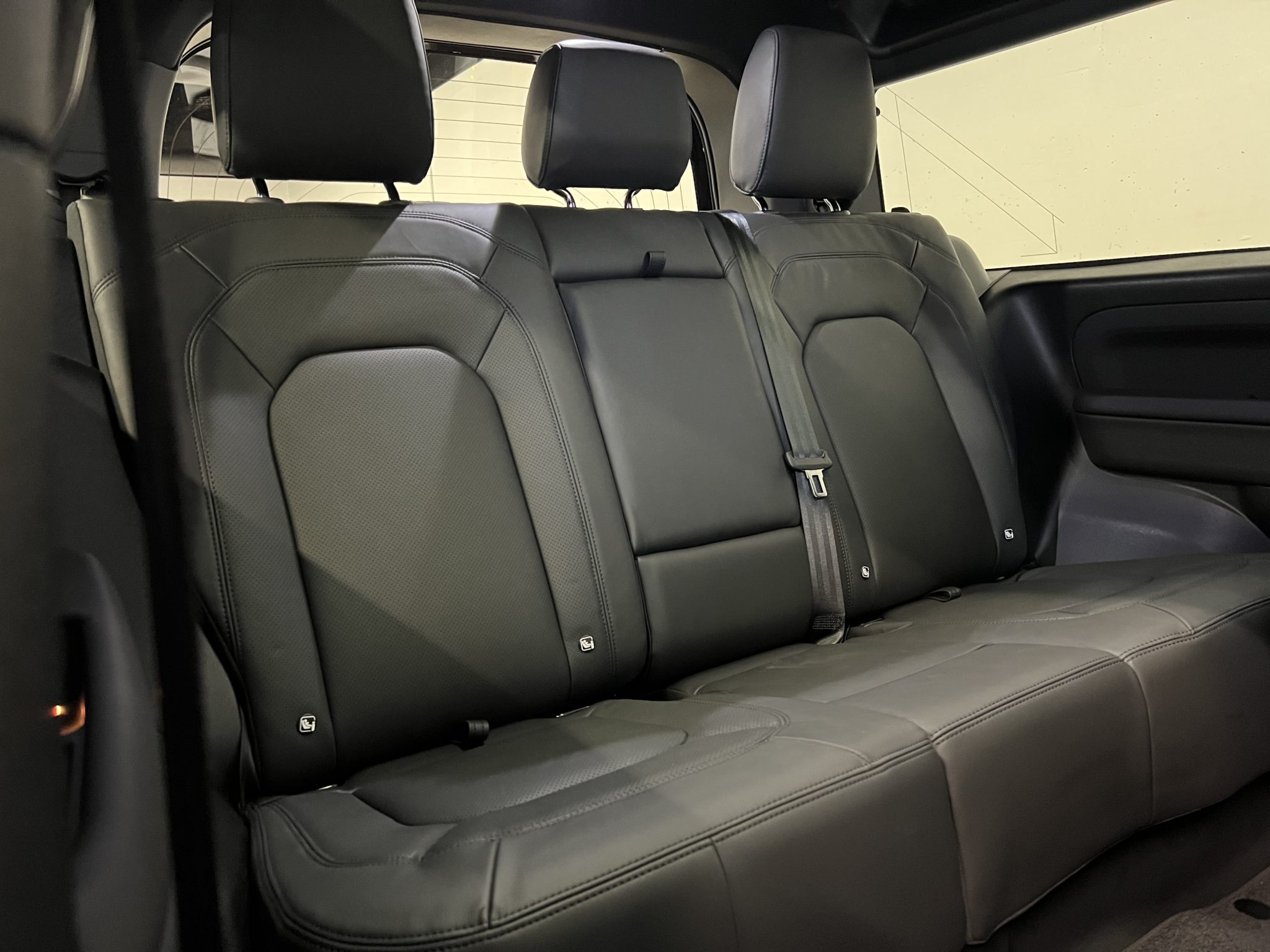 Land Rover Defender 90 3.0 D I6 300 X-Dynamic HSE