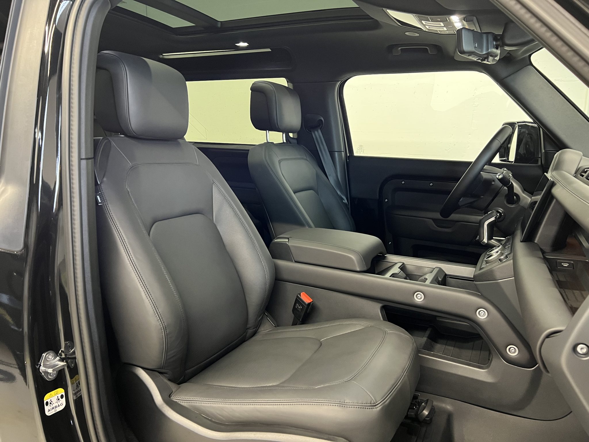 Land Rover Defender 90 3.0 D I6 300 X-Dynamic HSE