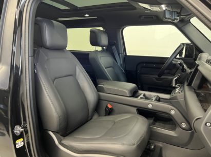 Land Rover Defender 90 3.0 D I6 300 X-Dynamic HSE