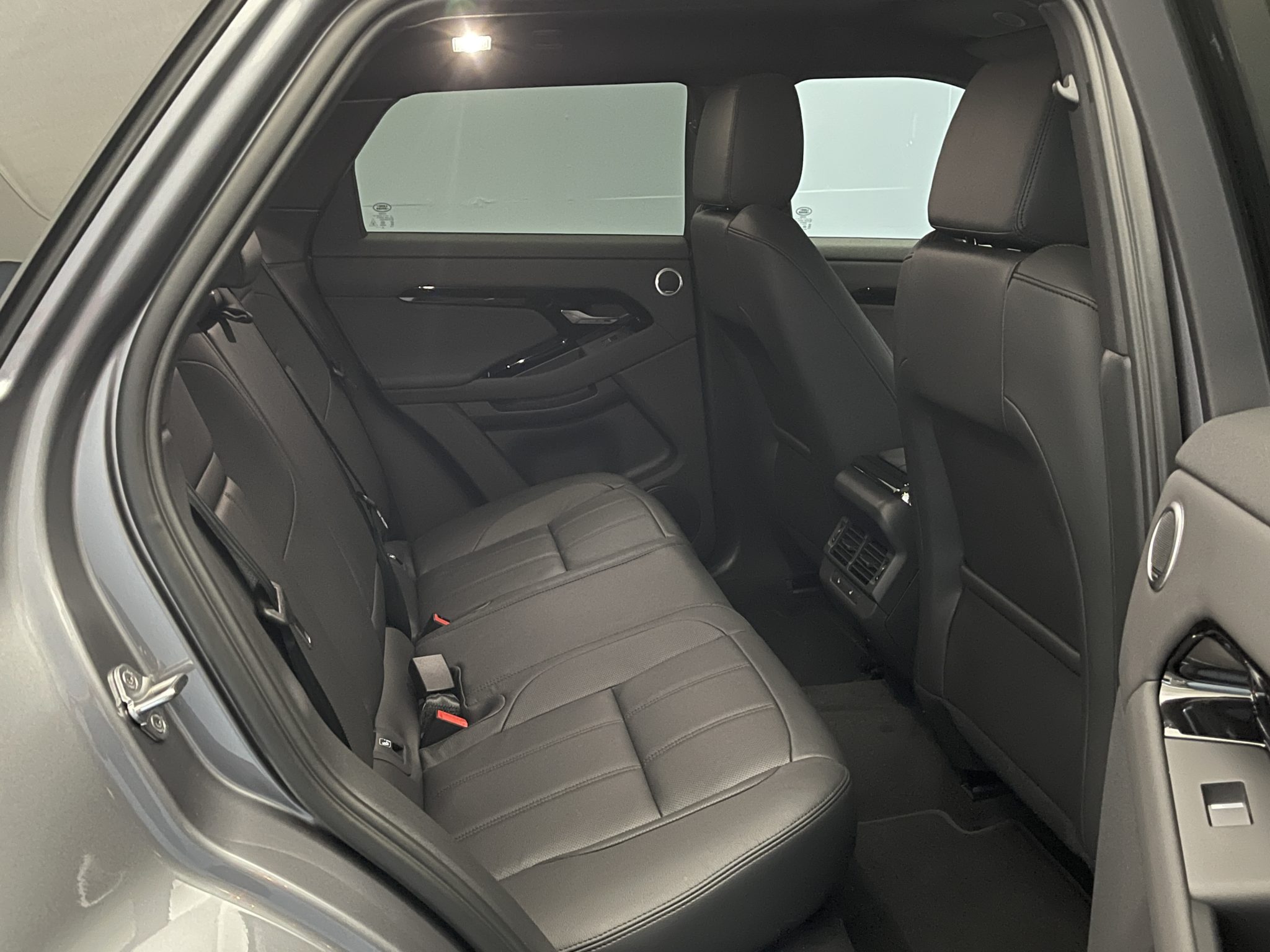 Land Rover Range Rover Evoque 1.5 T 270e Dynamic SE