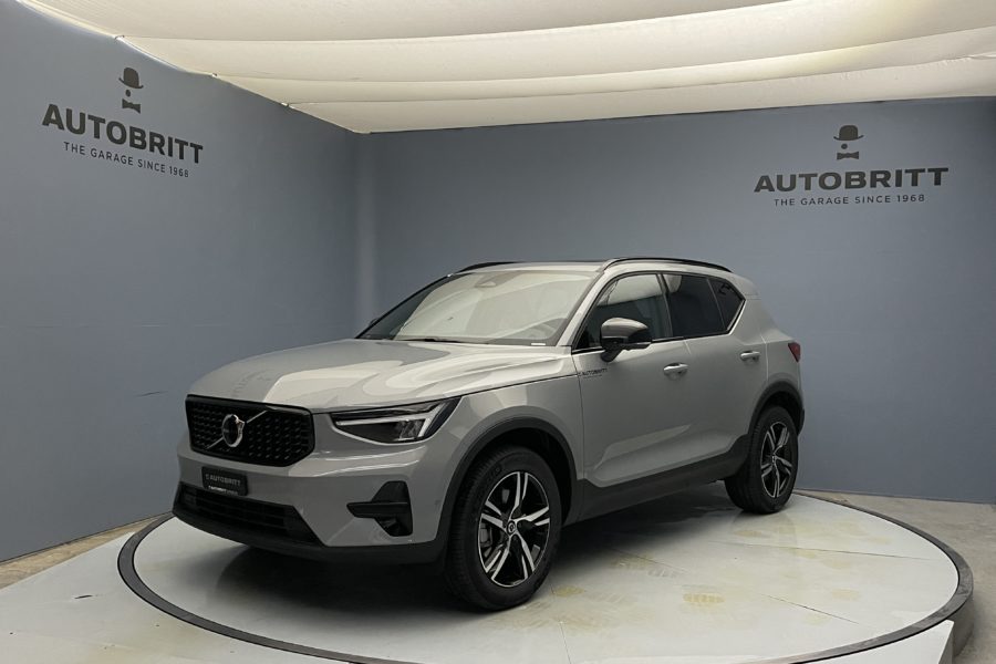 Volvo XC40 2.0 B3 MH Plus Dark