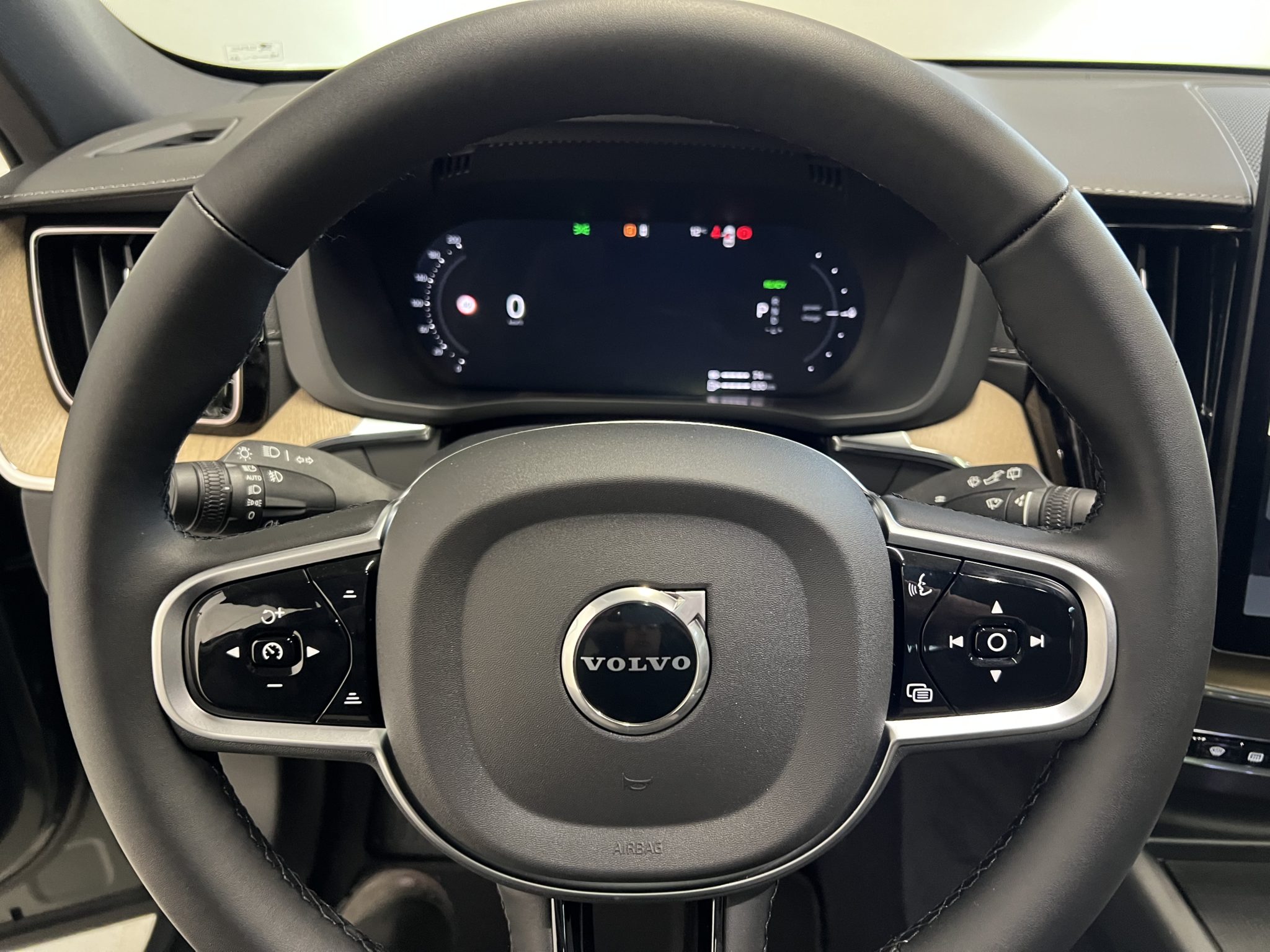 Volvo XC60 2.0 T6 TE Ultra Dark eAWD