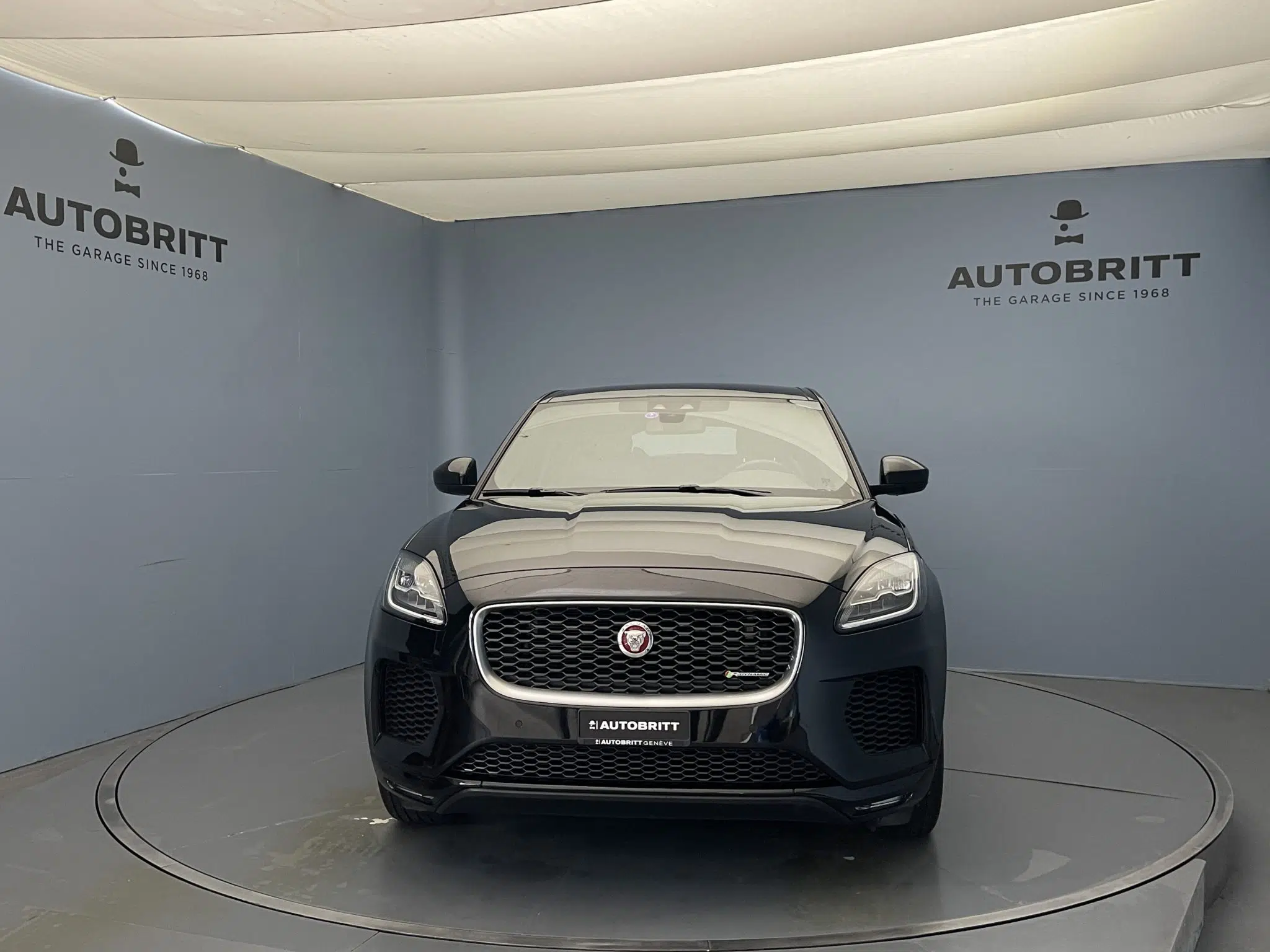 Jaguar E-Pace 2.0 T 200 R-Dynamic AWD