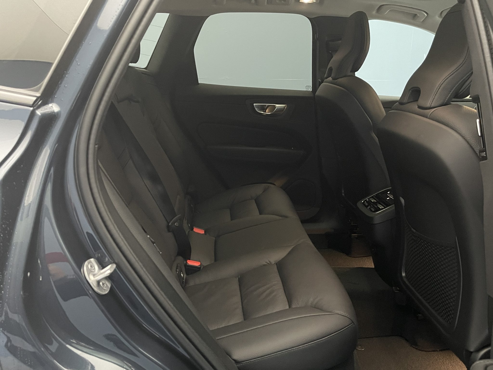 Volvo XC60 2.0 B4 MH Ultimate Dark AWD