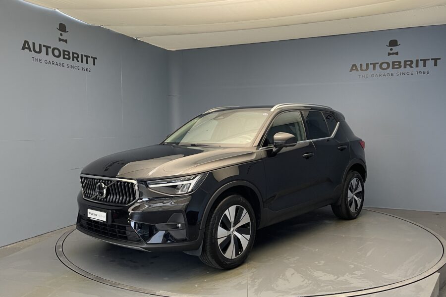 Volvo XC40 2.0 B3 MH Plus Bright