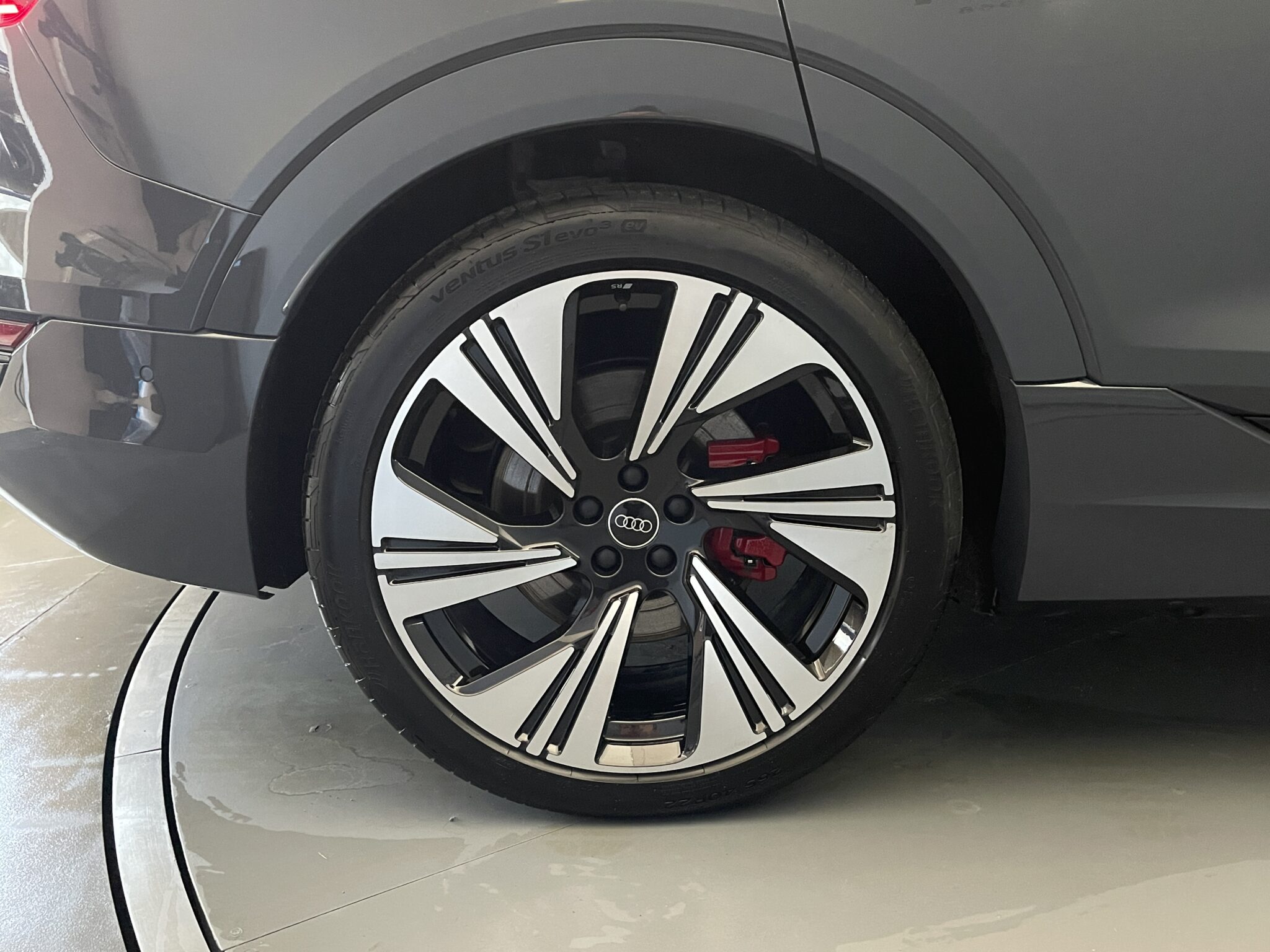 Audi Q8 e-tron 50 S Line quattro