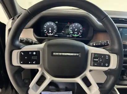 Land Rover Defender 110 2.0 P300e X-Dynamic HSE