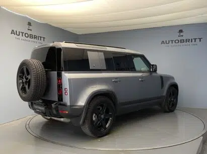 Land Rover Defender 110 3.0 D I6 300 SE