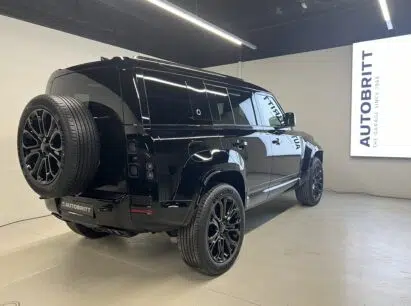 Land Rover Defender 110 4.4 V8 Octa Black