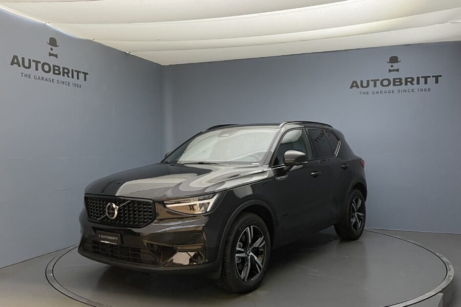 Volvo XC40 2.0 B3 MH Plus Dark