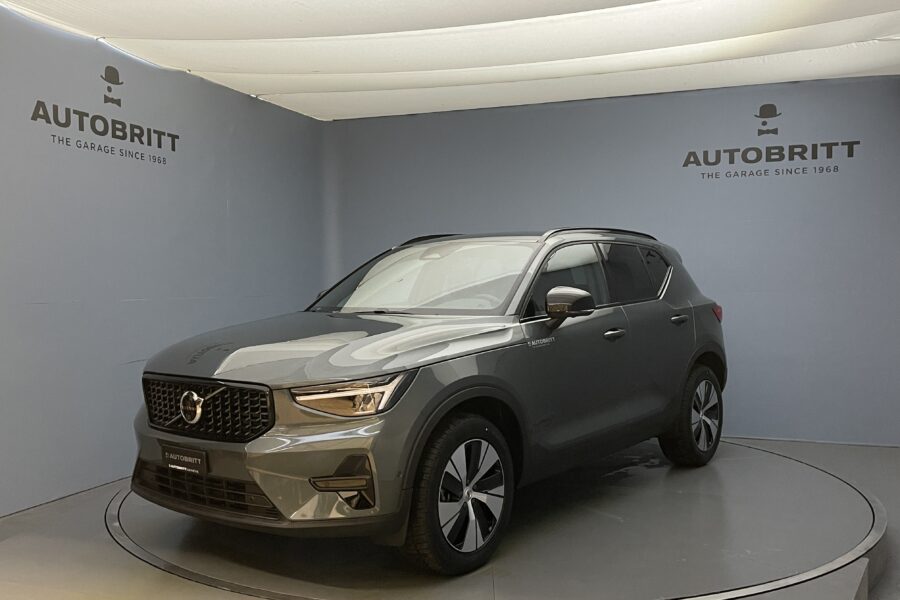 Volvo XC40 2.0 B3 MH Plus Dark