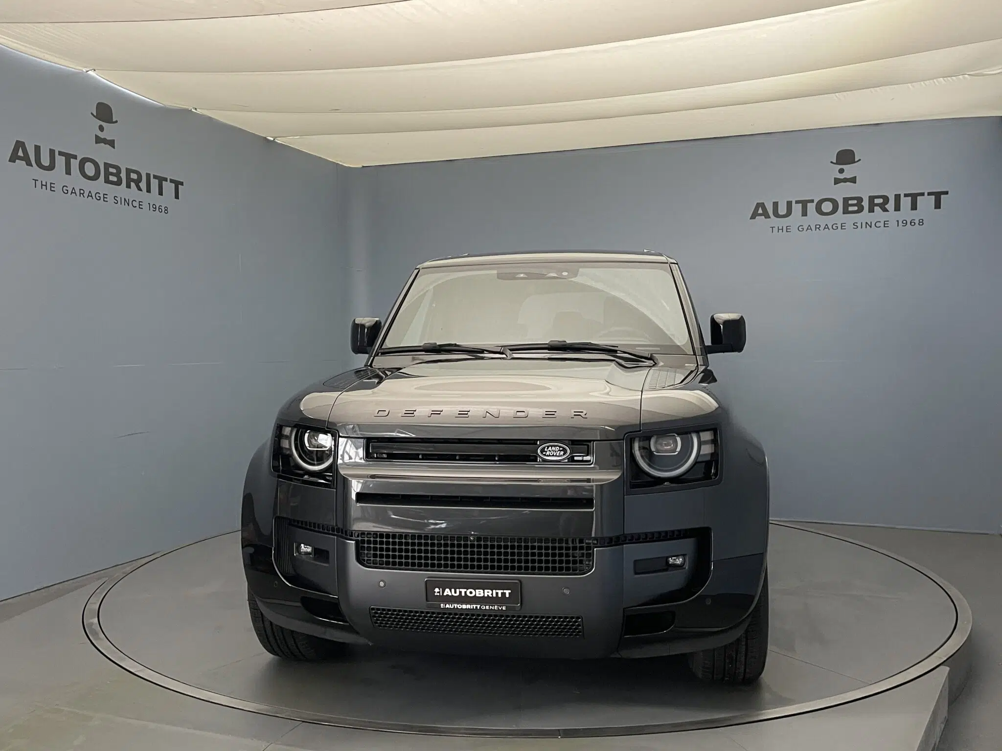 Land Rover Defender 110 2.0 P300e X-Dynamic HSE