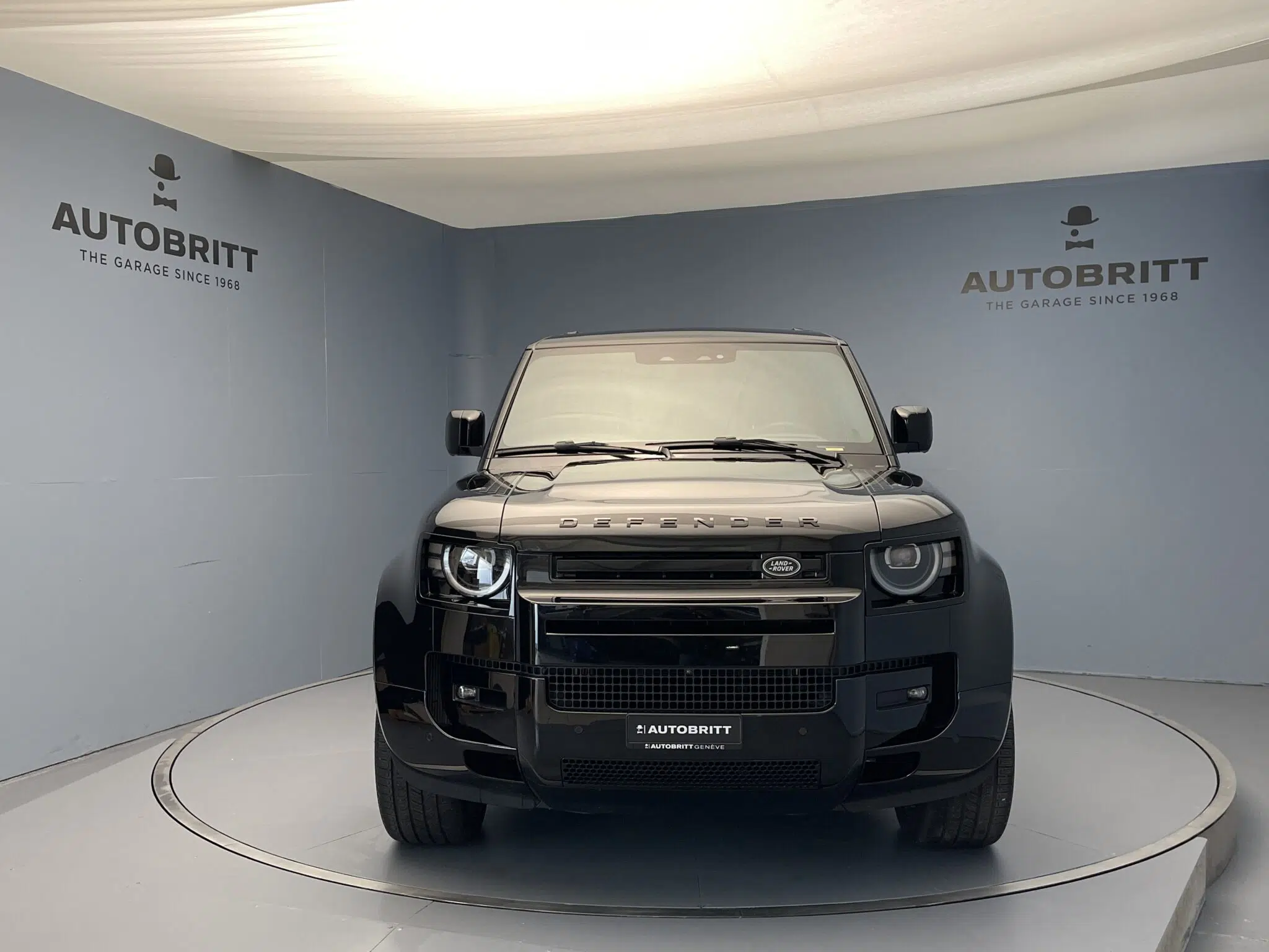 Land Rover Defender 110 2.0 P300e X-Dynamic HSE