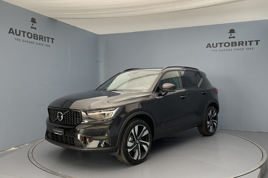 Volvo XC40 2.0 B3 MH Plus Dark
