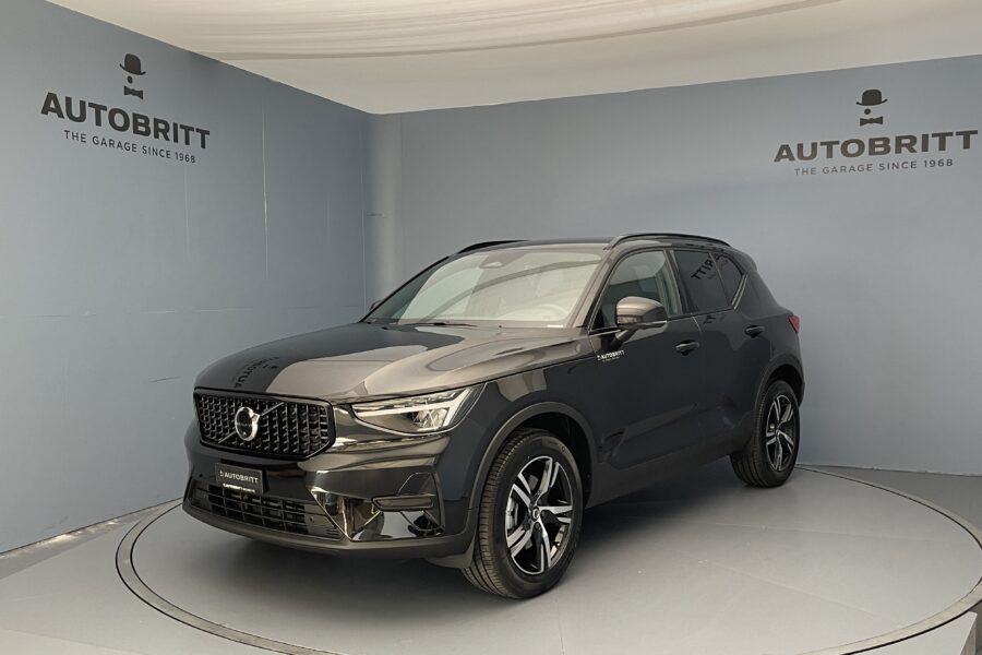 Volvo XC40 2.0 B3 MH Plus Dark