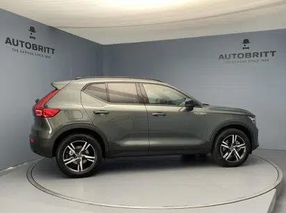 Volvo XC40 2.0 B3 MH Plus Dark