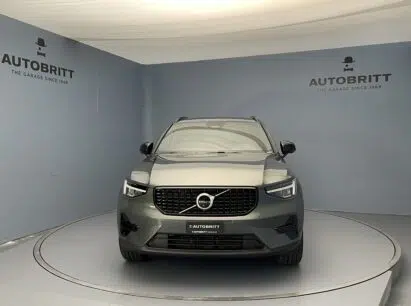 Volvo XC40 2.0 B3 MH Plus Dark