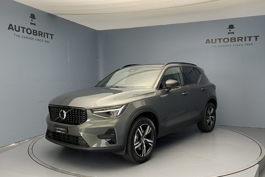Volvo XC40 2.0 B3 MH Plus Dark