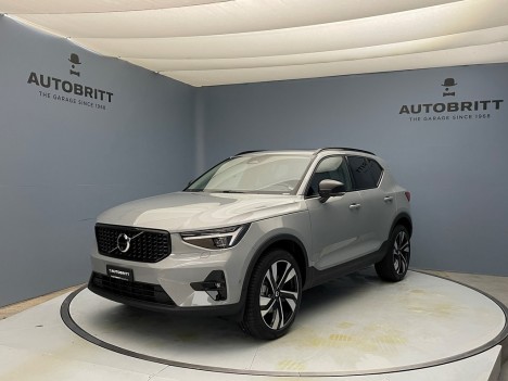 VOLVO XC40 2.0 B3 MH Plus Dark