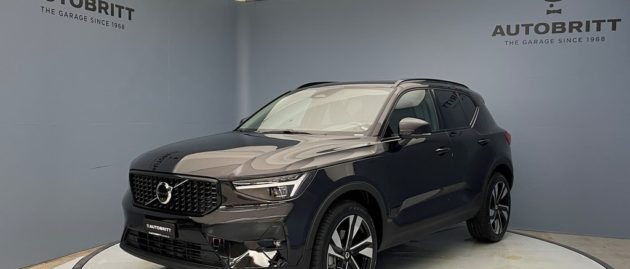 VOLVO XC40 2.0 B3 MH Plus Dark