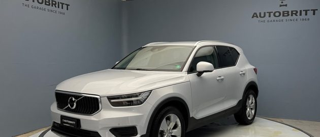 VOLVO XC40 2.0 T4 Momentum AWD